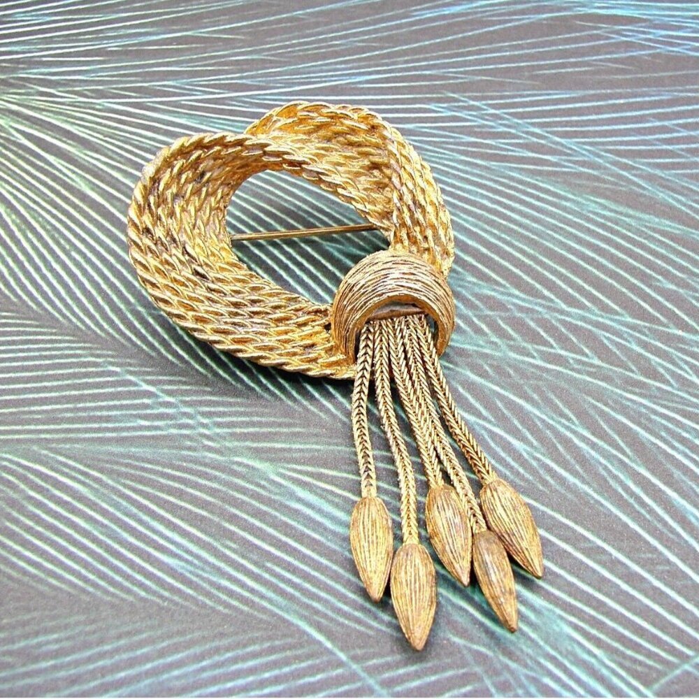 Gold Plated Wreath Tassel Twist Swirl Brooch Hat Pin Waterfall Vintage 1950-60's